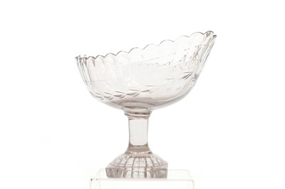 Lot 384 - An Irish cut-glass pedestal bowl