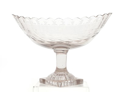 Lot 384 - An Irish cut-glass pedestal bowl