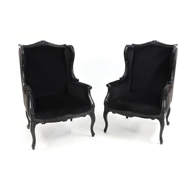 Lot 647 - A pair of fauteuils