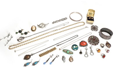 Lot 1367 - A group of gold, silver and costume jewellery