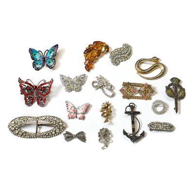 Lot 1391 - A group of vintage silver and costume jewellery