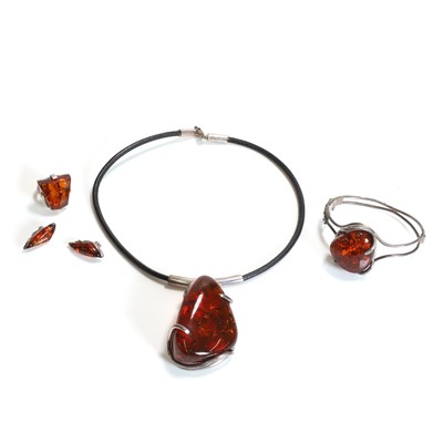 Lot 1361 - A group of silver amber jewellery