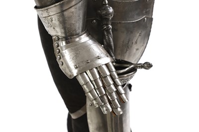 Lot 516 - A full suit of armour and a sword