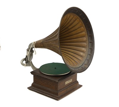 Lot 537A - An oak cased gramophone