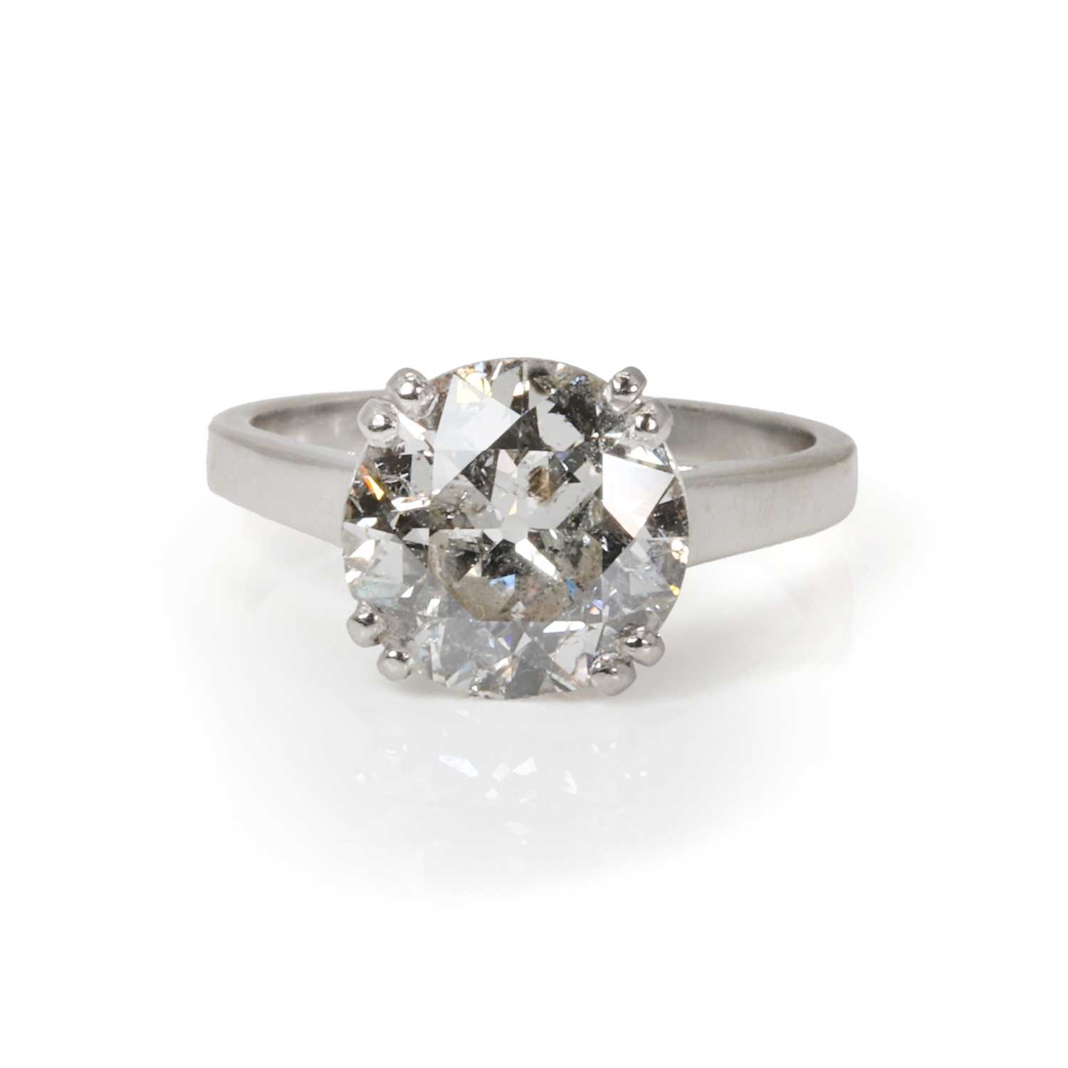 Lot 1110 - A single stone diamond ring