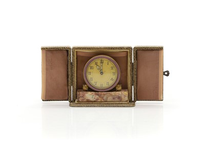 Lot 298 - A small timepiece