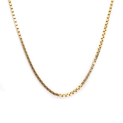 Lot 1398 - A 9ct gold Venetian box link chain