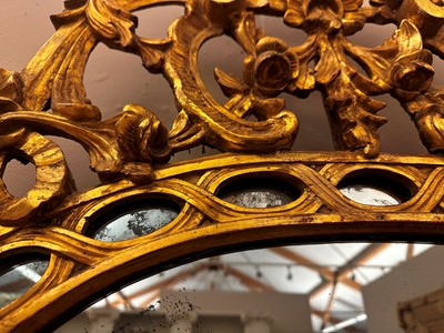 Lot 76 - A giltwood mirror