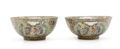 Lot 102 - A pair of Chinese famille rose porcelain bowls