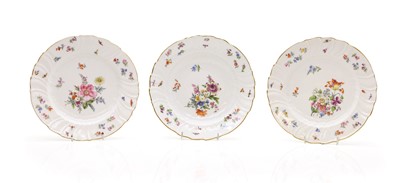 Lot 192 - A porcelain part dessert service