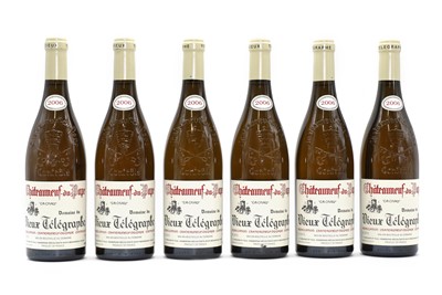 Lot 17 - Chateauneuf-du-Pape, La Crau blanc, Domaine du Vieux Telegraphe, 2006