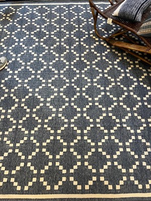 Lot 431 - A diamond pattern durrie