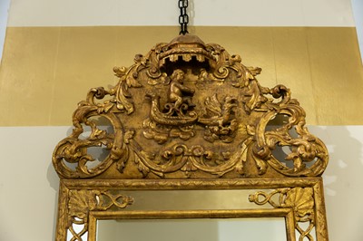 Lot 47 - A Régence giltwood mirror