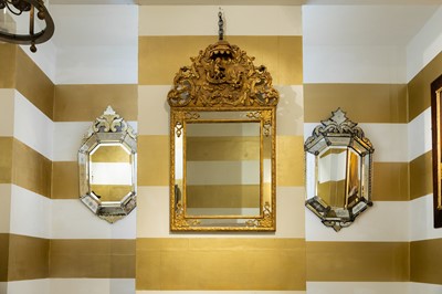 Lot 47 - A Régence giltwood mirror