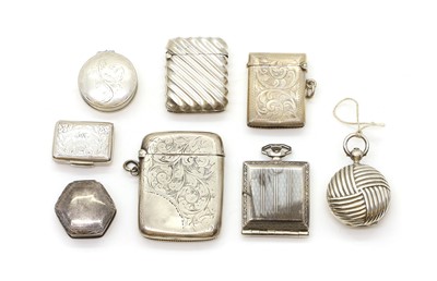 Lot 31 - A collection of silver vesta and pill boxes