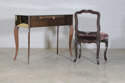 Lot 456 - A contemporary mirror dressing table