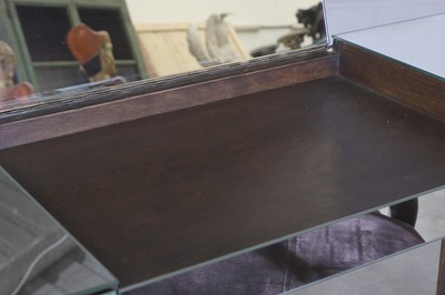 Lot 456 - A contemporary mirror dressing table