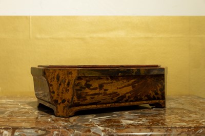 Lot 368 - A tortoiseshell box