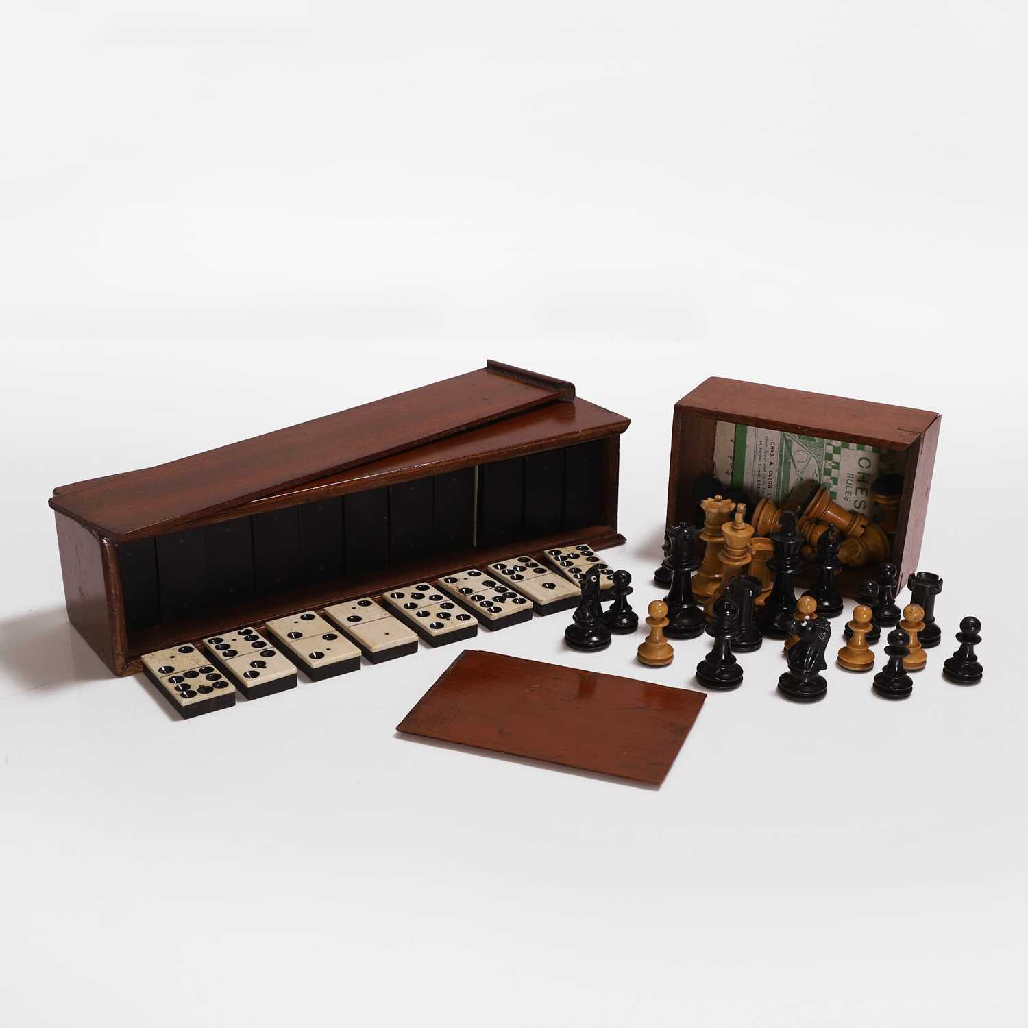 Lot 135 - A Staunton pattern chess set