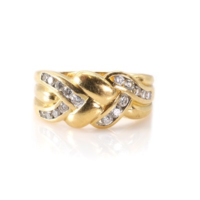 Lot 91 - A diamond dress ring