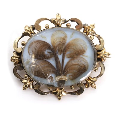 Lot 4 - A Victorian gold mourning brooch