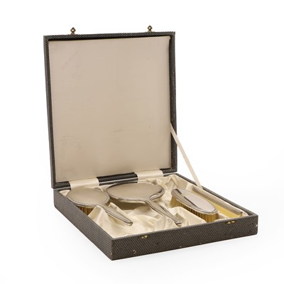 Lot 26 - A silver mounted dressing table set