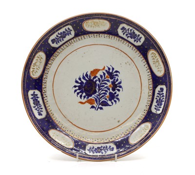 Lot 140 - A Chinese export porcelain plate