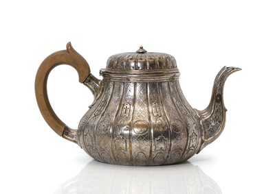 Lot 6 - A Victorian silver teapot