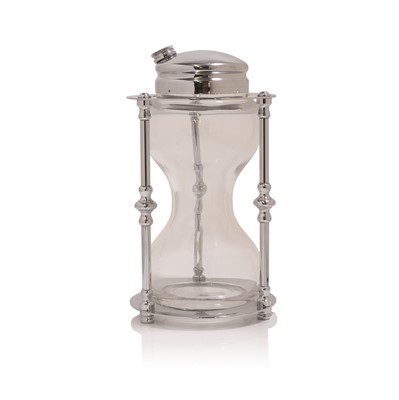 Lot 89 - An American silver-plated 'hour glass' cocktail shaker