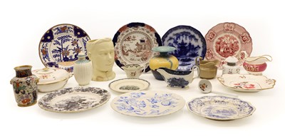 Lot 251 - A collection of ceramic dinnerwares