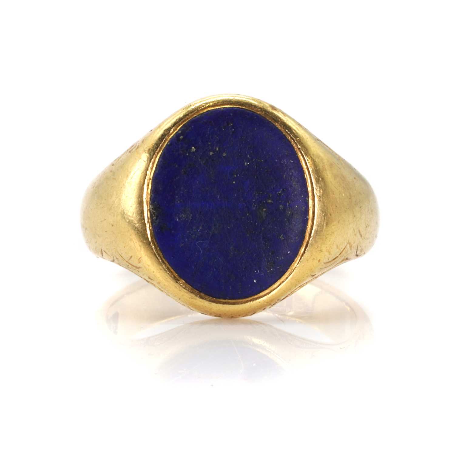 Lot 24 - A Victorian 18ct gold lapis lazuli signet ring