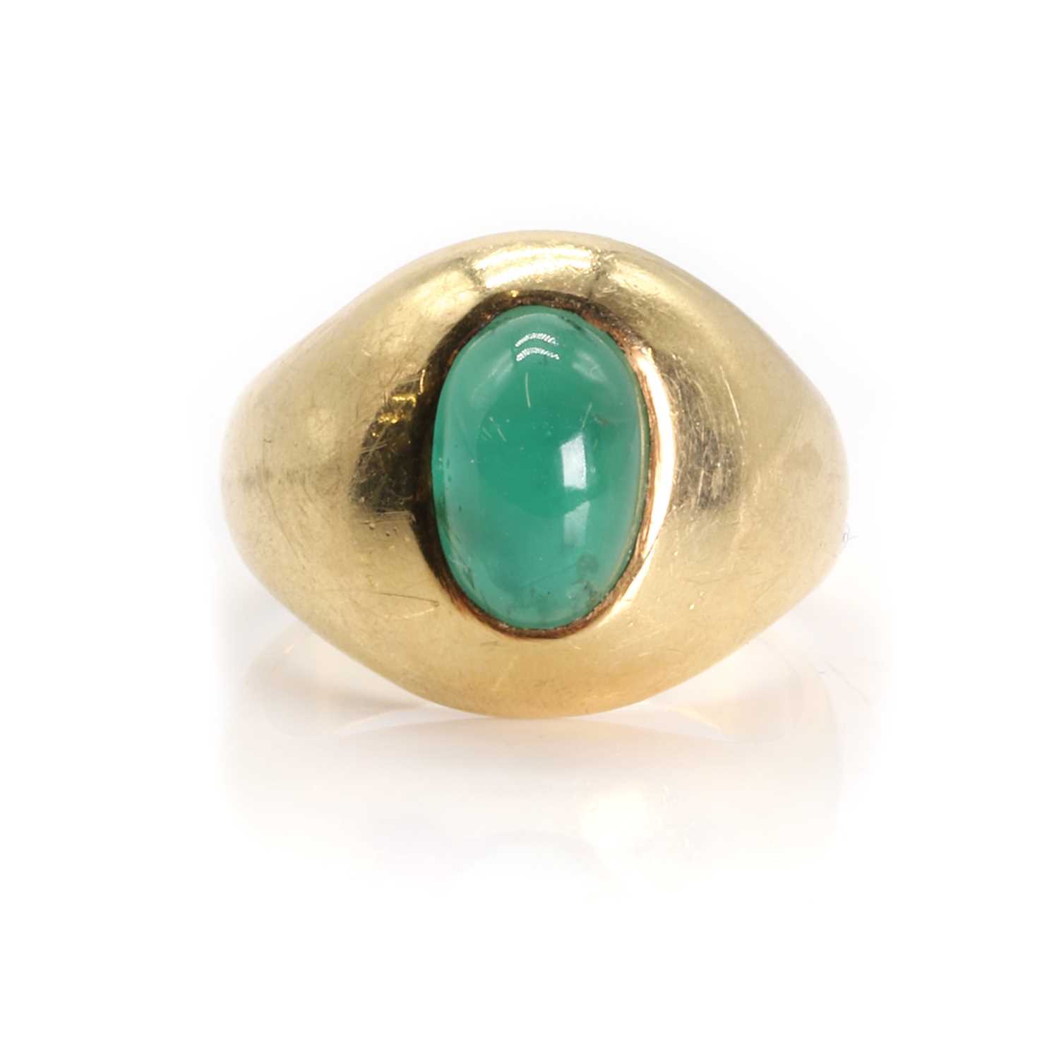 Lot 191 - A cabochon emerald single stone ring