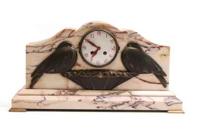 Lot 95 - An Art Deco French marble mantel clock