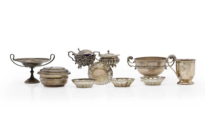 Lot 5 - A collection of silver items