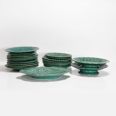 Lot 158 - Twenty green-glazed majolica plates