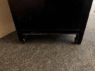 Lot 686 - A Japanese black lacquer cabinet