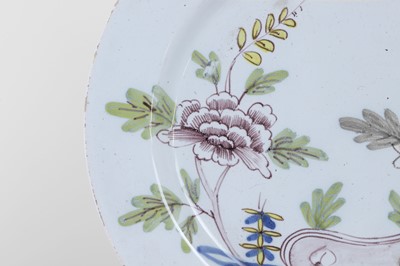 Lot 285 - A pair of Liverpool delft plates