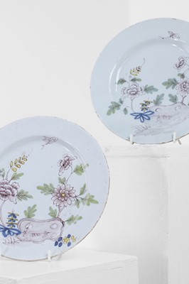 Lot 285 - A pair of Liverpool delft plates