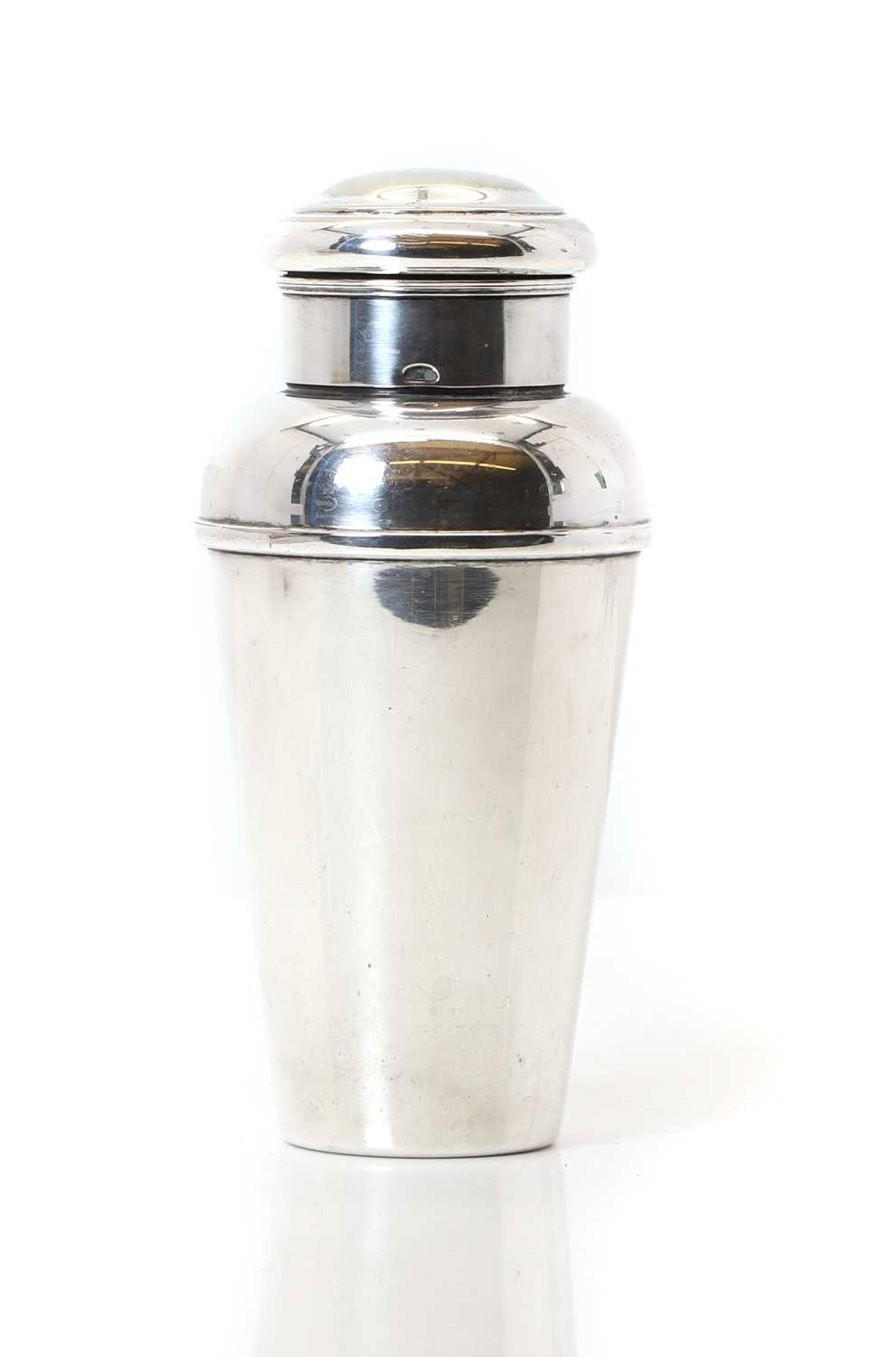 Lot 7 - A William Suckling silver-plated cocktail shaker