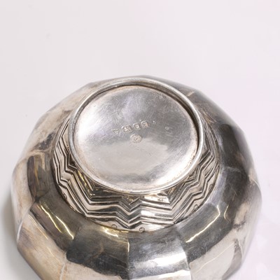 Lot 18 - A silver bowl