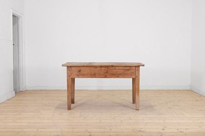 Lot 419 - A scrubbed pine farmhouse table