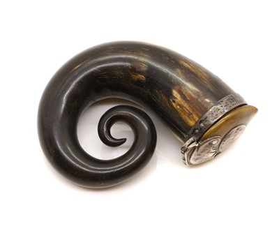 Lot 120 - A horn snuff mull