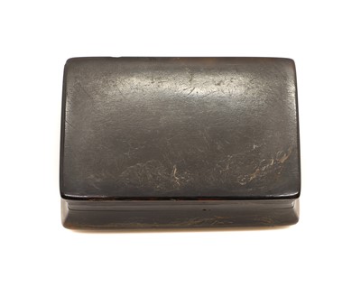 Lot 112 - A horn snuff box