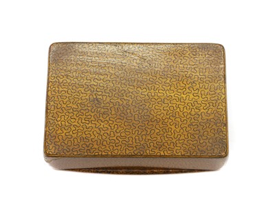 Lot 121 - A sycamore snuff box