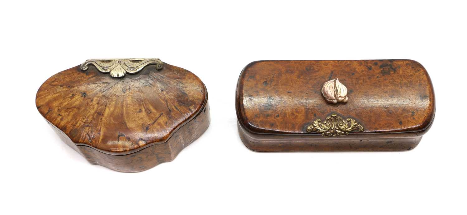 Lot 118 - Two burr wood snuff boxes