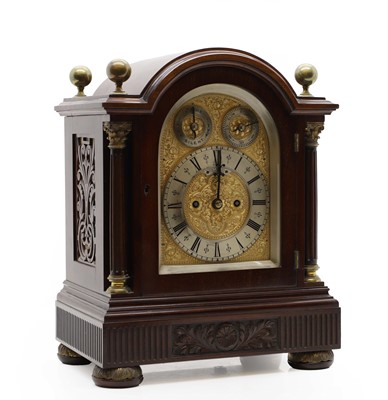 Lot 391 - An Edwardian mahogany cased bracket clock