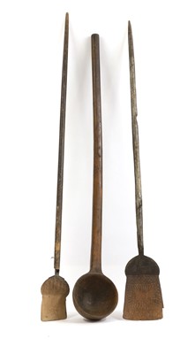 Lot 370 - A corn scoop and two further corn or bread shovels