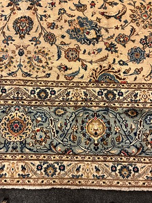 Lot 362 - A Central Persian Kashan carpet