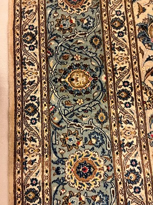 Lot 362 - A Central Persian Kashan carpet