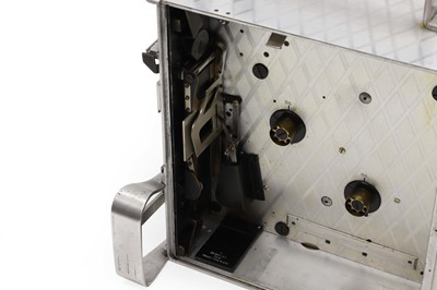 Lot 279 - A 35mm Newman Sinclair Autokine cine camera